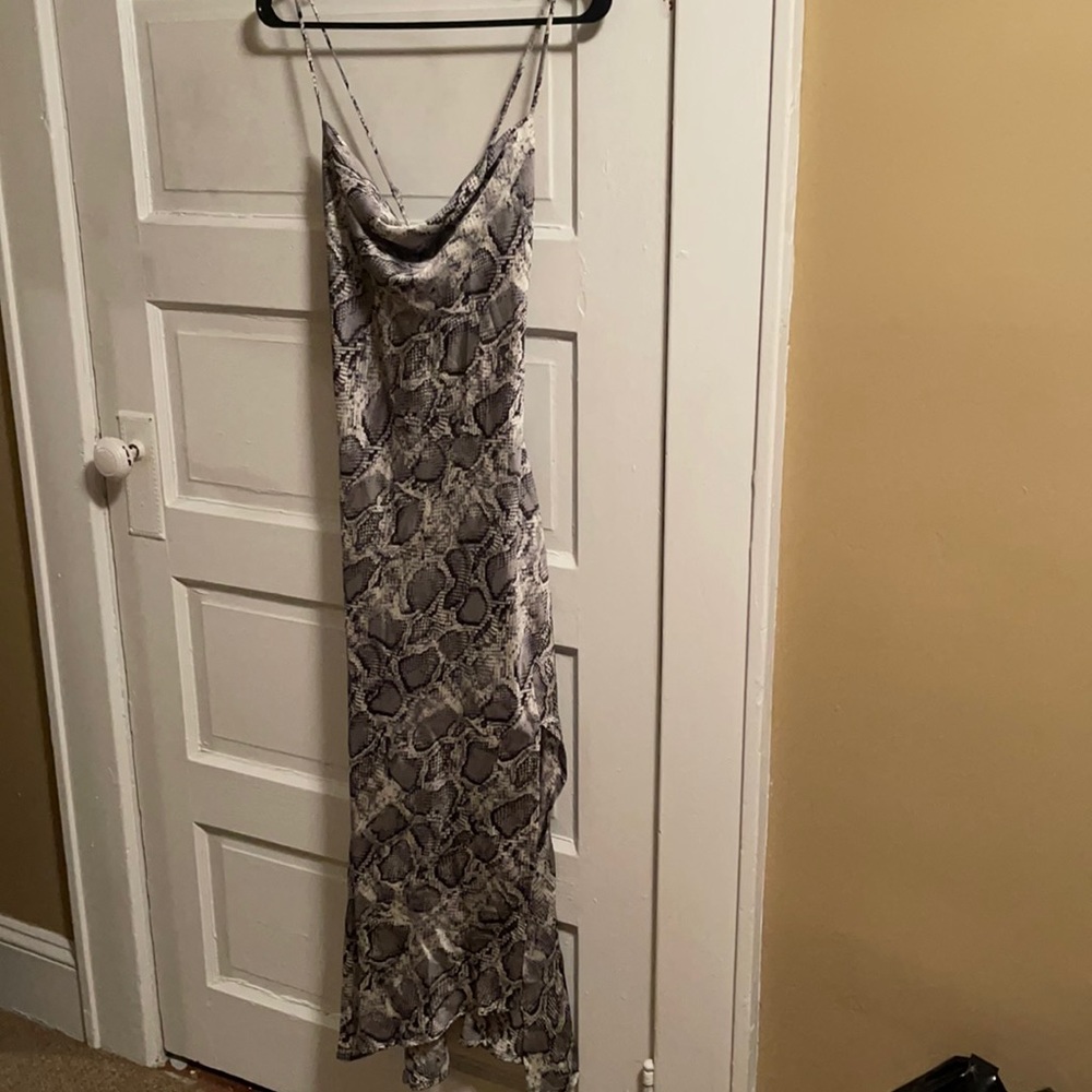 Midi dress with split